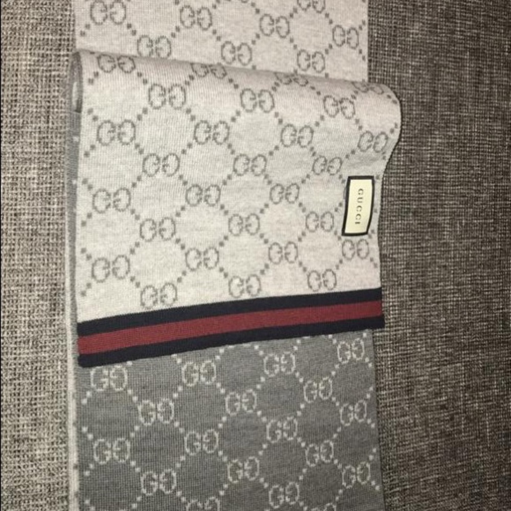 Gucci scarf